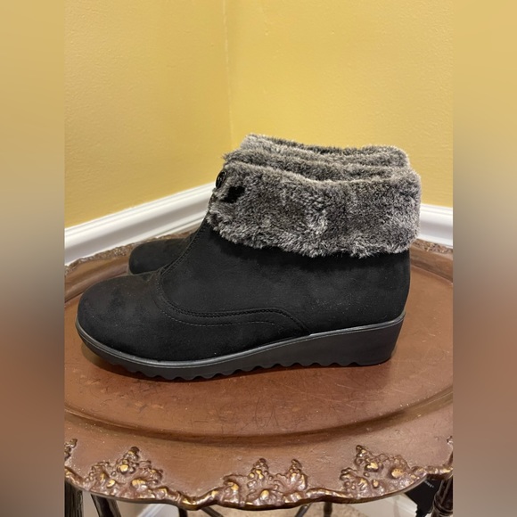 Women’s NWOT Flexus Spring Step Booties - Picture 4 of 8